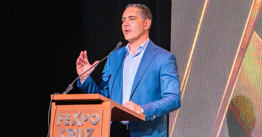 Óscar Mario Justiniano Pinto durante su discurso
